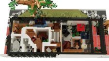 We're loving this @lego version of the Eames House, made by Eames fan Grischa Brand. Notice the crossbracing, the lofted bedroom looking out into the double-volume height of the living room, and the towering eucalyptus trees in the meadow.