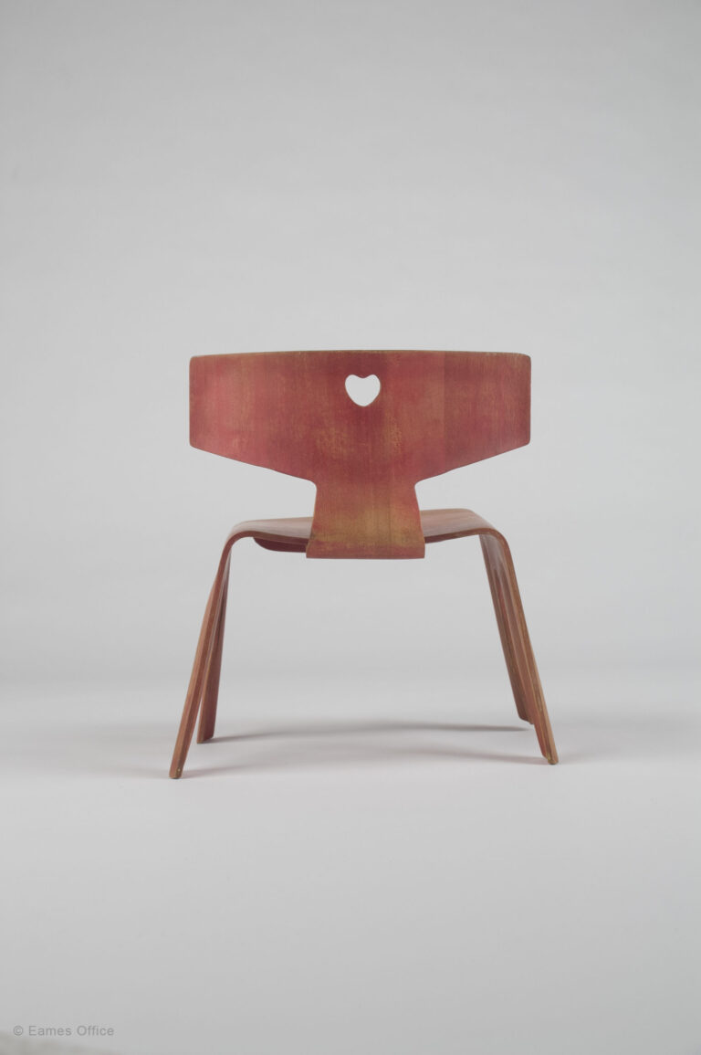CHILDREN’S PLYWOOD CHAIR