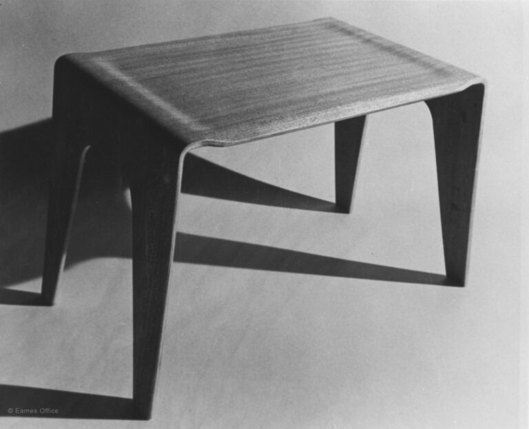 CHILD’S DESK