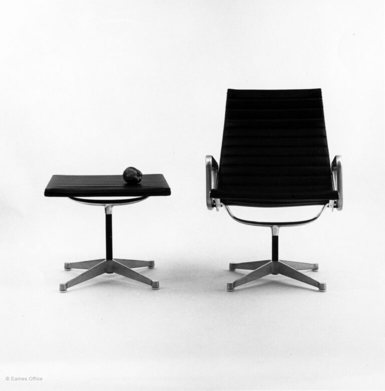 EAMES ALUMINUM GROUP LOUNGE CHAIR