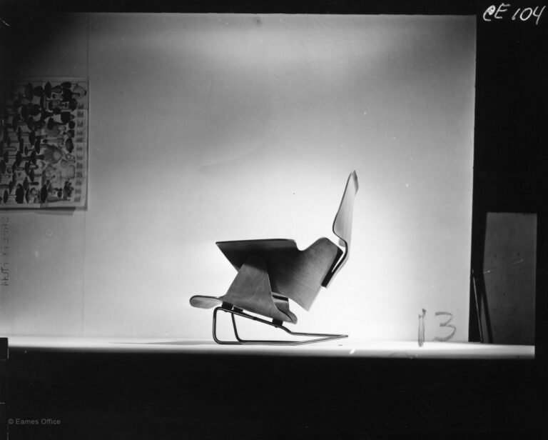 1944 LOUNGE CHAIR